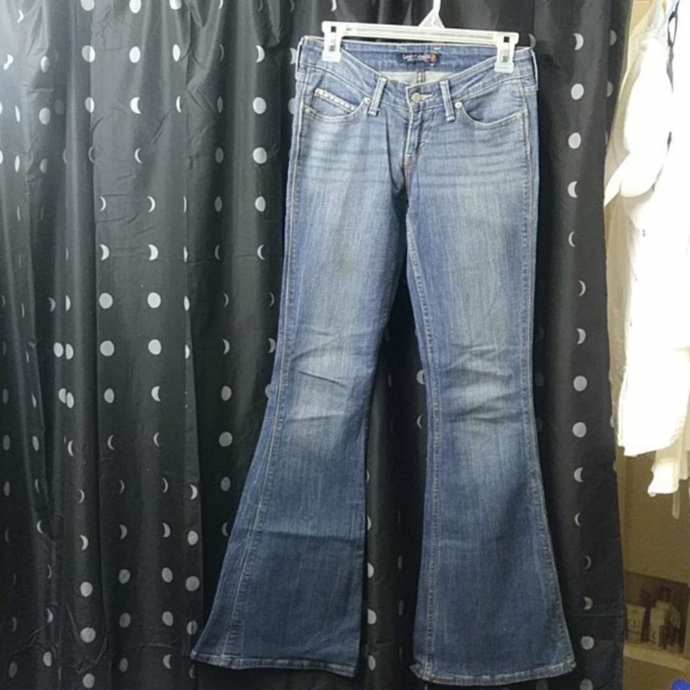 Size 3 Medium Levis jeans